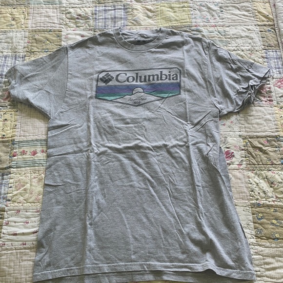 Columbia Other - Size L Columbia Tee